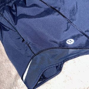 Lululemon Hotty Hot Short LR (2.5”) Size 10 NAVY